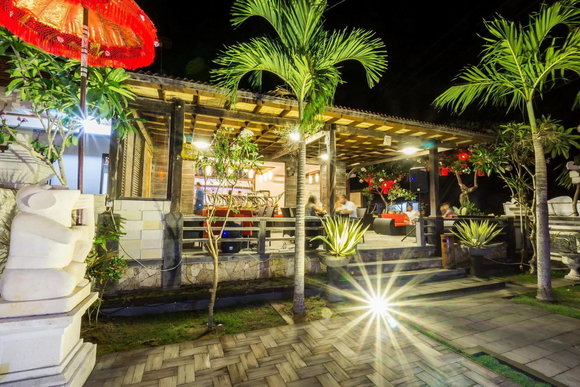 Pondok Baruna Frangipani Lembongan Buitenkant foto