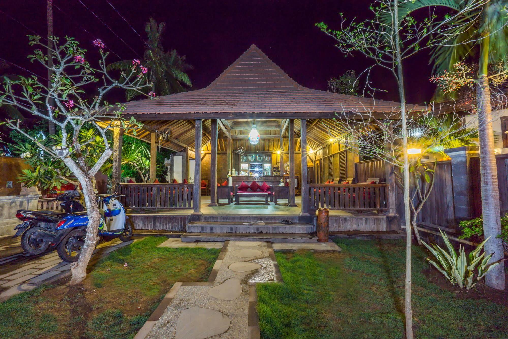 Pondok Baruna Frangipani Lembongan Buitenkant foto