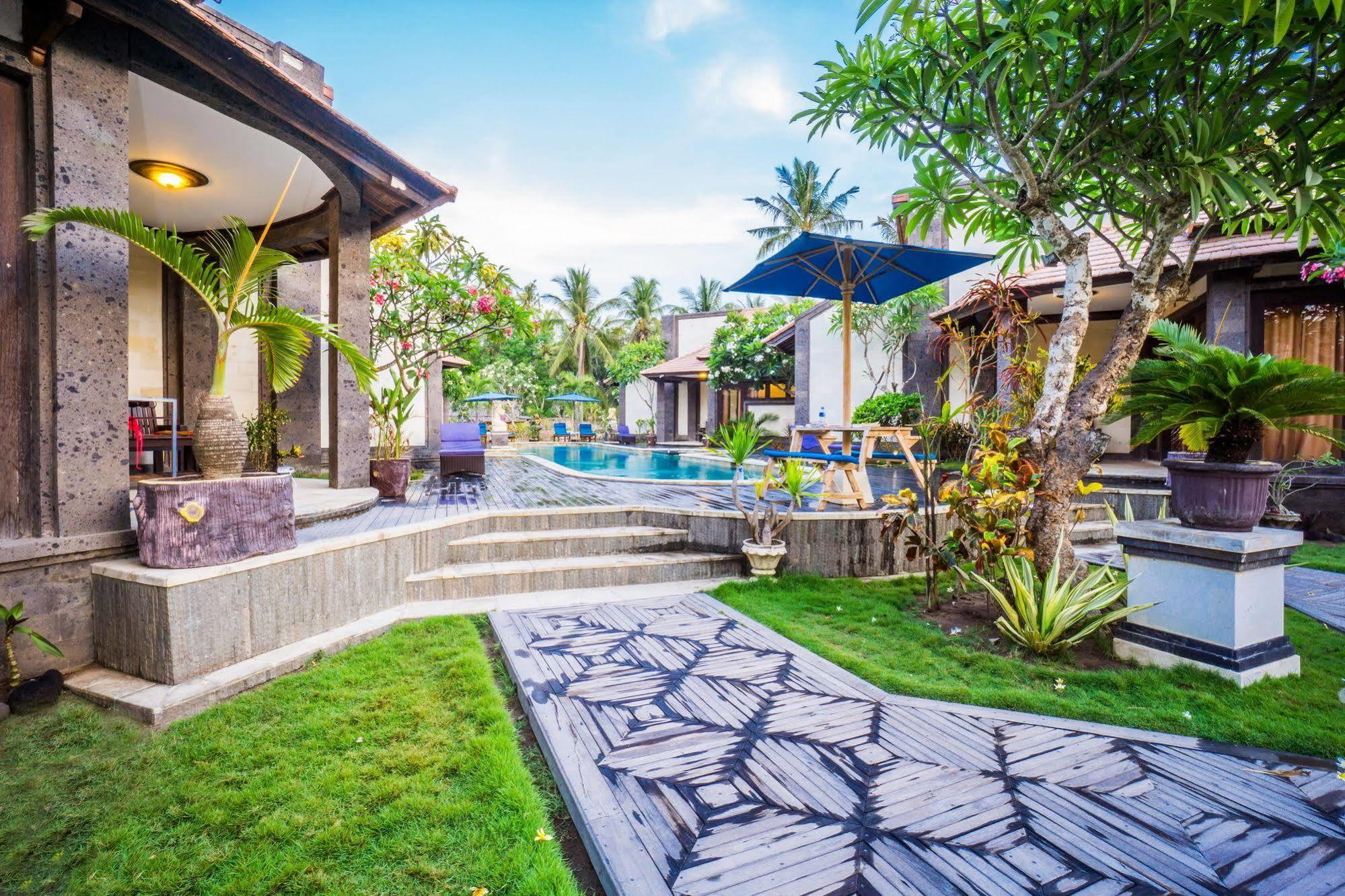 Pondok Baruna Frangipani Lembongan Buitenkant foto